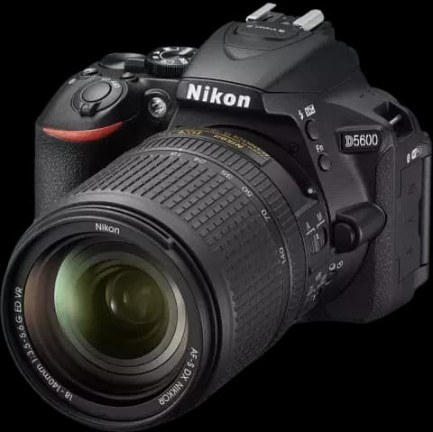 دوربین عکاسی Nikon مدل D5600 با لنز 18-140 میلی متر